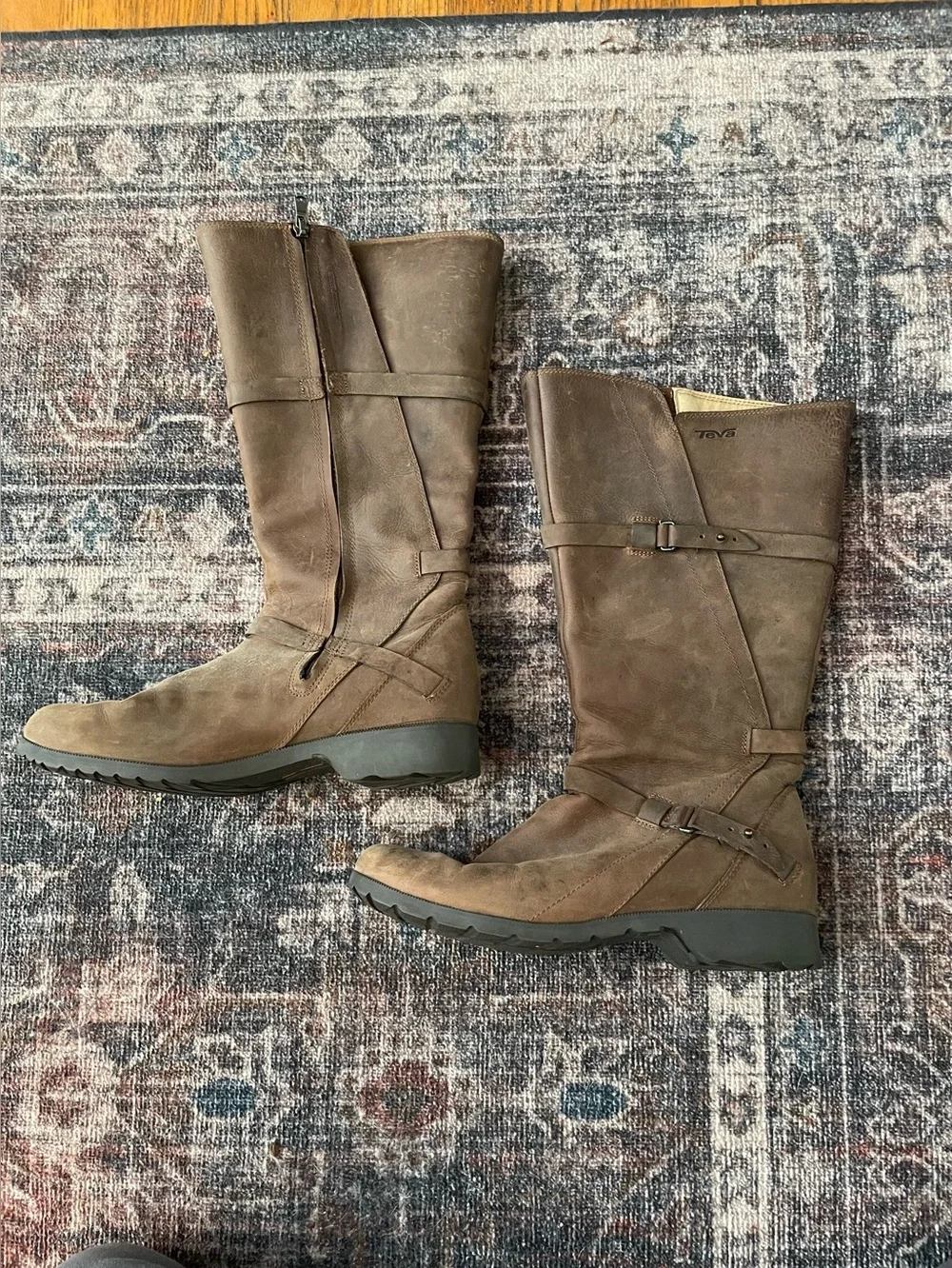 🐟Teva boots🐟